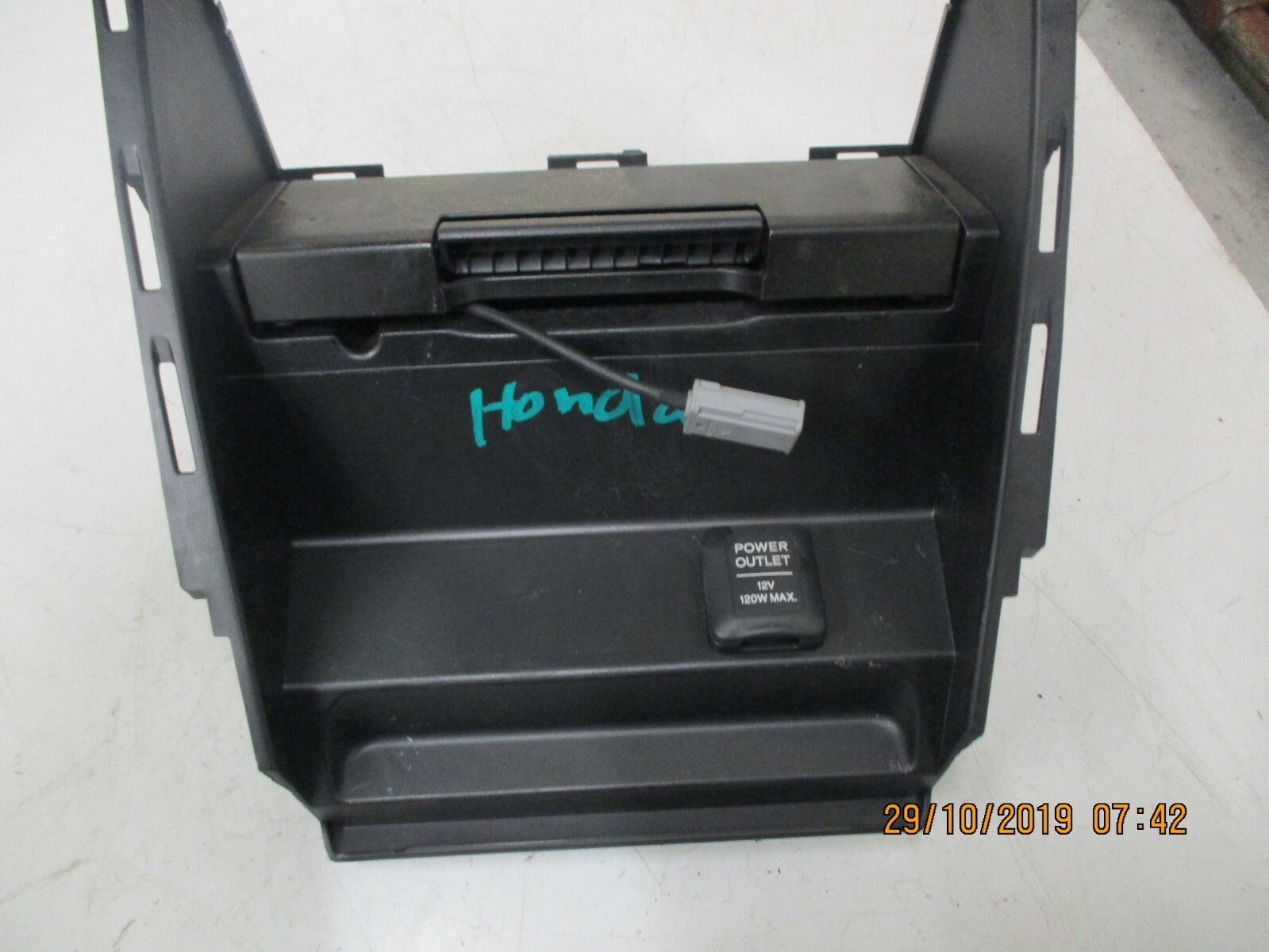 HONDA CRZ 2012 DASHBOARD CENTRE CONSOLE 12V SOCKET SURROUND TRIM PLASTIC COVER