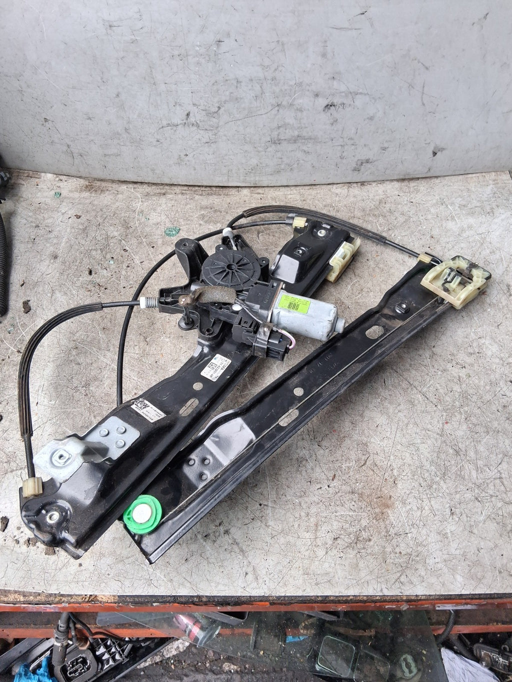 2011 FORD FOCUS SIDE FRONT WINDOW REGULATOR AND MOTOR 924128 104