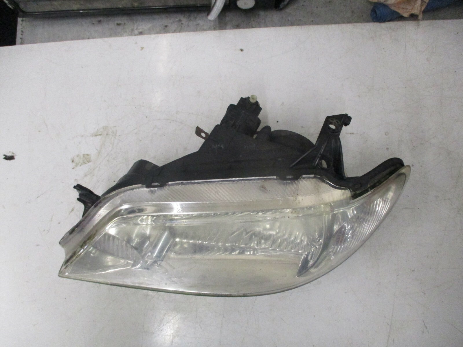 MAZDA 323 HATCHBACK 2001 NS PASSENGER FRONT LIGHT HEADLIGHT HEAD LAMP ASSEMBLY