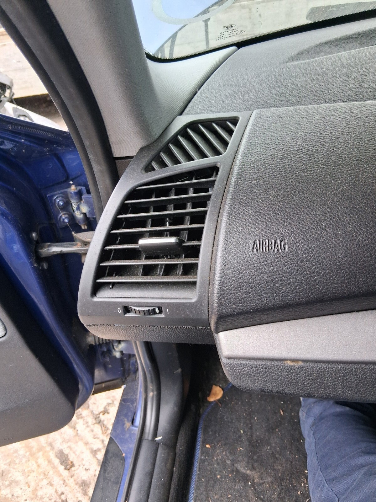 2011 BMW 1 SERIES E87 DASHBOARD AIR VENT LEFT PASSENGER SIDE