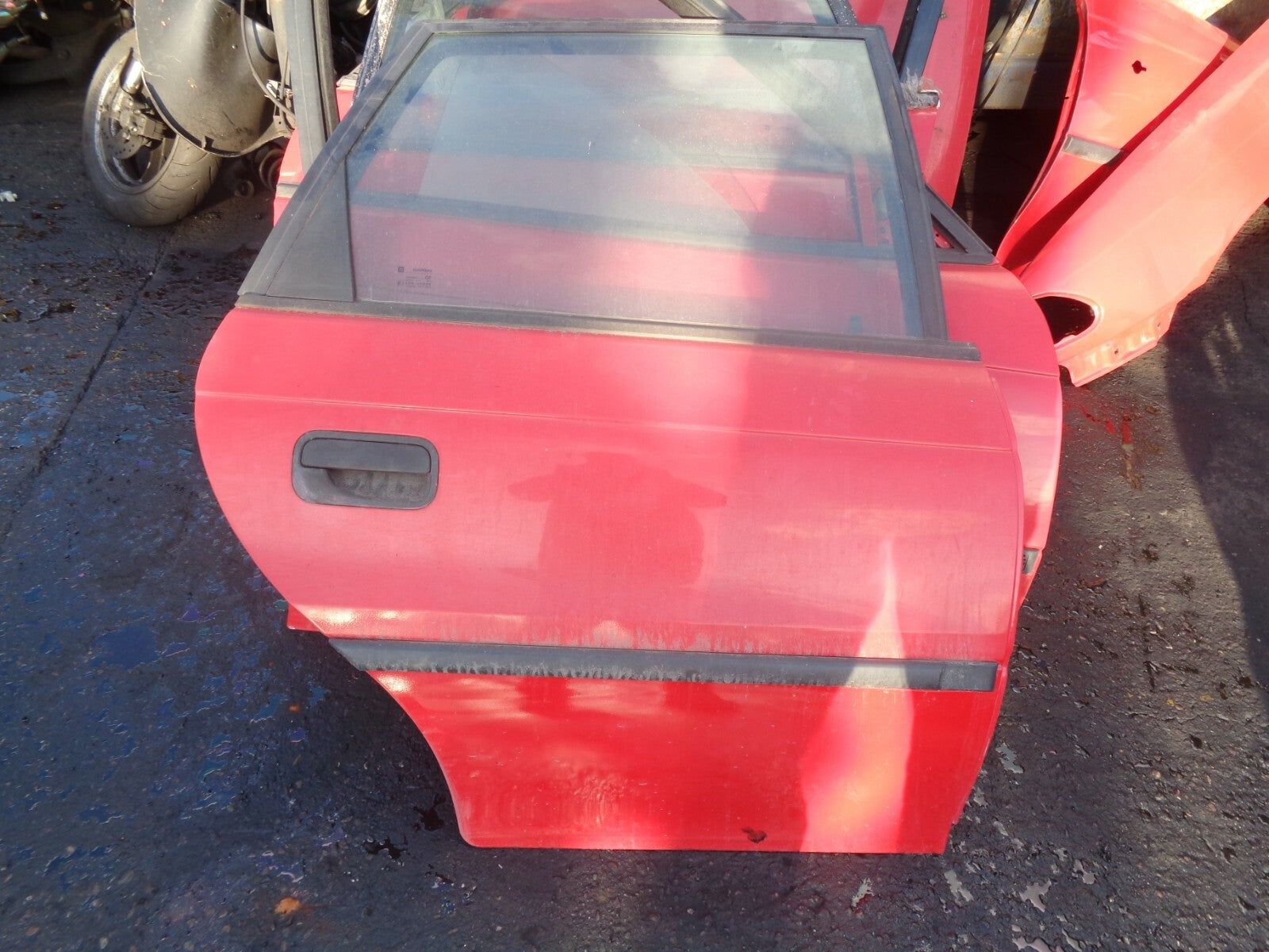 VAUXHALL ASTRA F MK3 5 DOOR OSR DRIVER SIDE REAR COMPLETE DOOR RED