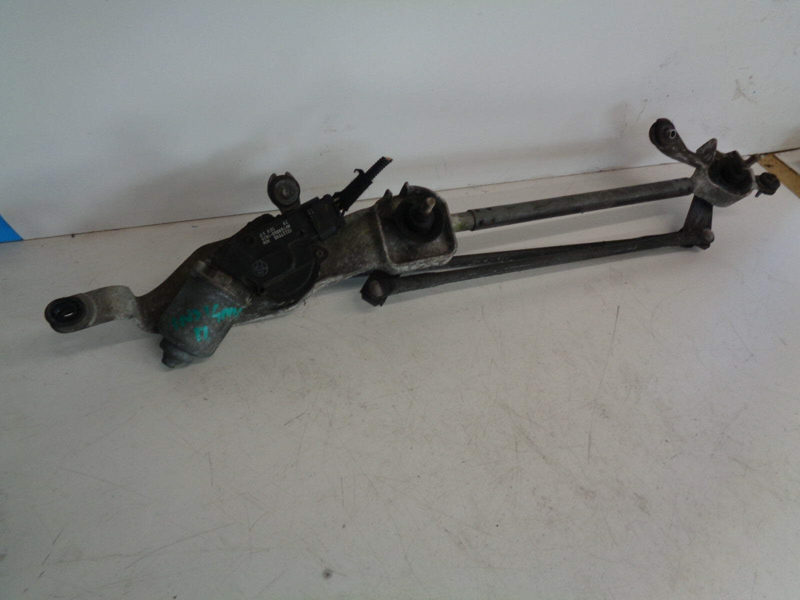 VAUXHALL INSIGNIA A 2014 FRONT WIPER MECHANISM MOTOR & LINKAGES 13227393