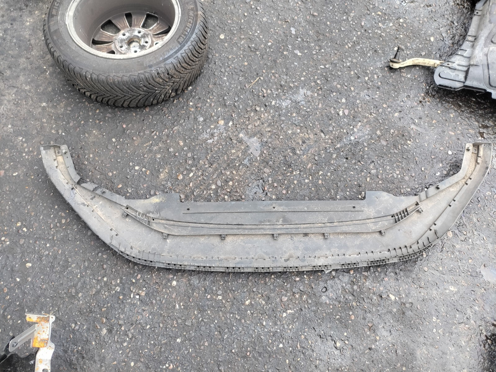 VW VOLKSWAGEN GOLF MK7 2017 FRONT BUMPER LOWER TRIM 5G0805915J