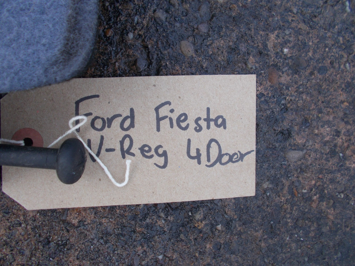 FORD FIESTA 2000 4 DOOR PARCEL SHELF BOOT LOAD COVER B46506AC