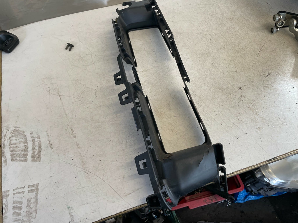 PORSCHE 2019 911 992 CARRERA 4S FRONT BRACKET MOULDING SUPPORT SPARES OR REPAIR