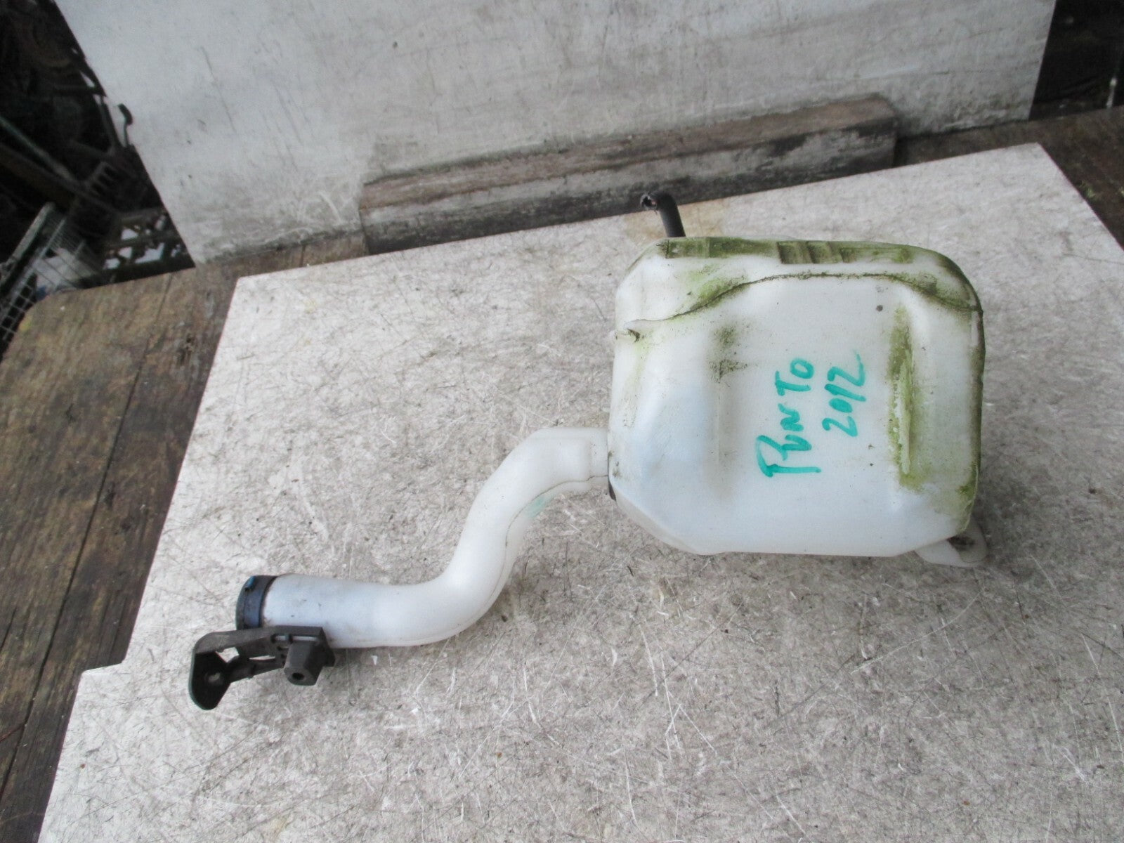 FIAT PUNTO 2012 MK3 WINDSCREEN WASHER TANK BOTTLE