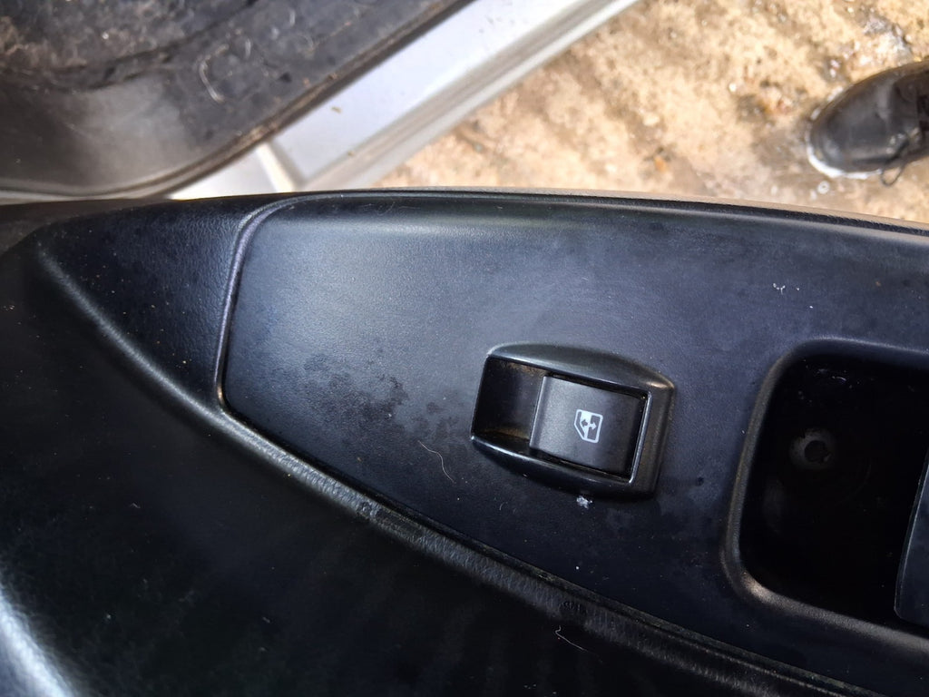 2015 VAUXHALL COMBO D NSF PASSENGER SIDE FRONT LEFT WINDOW CONTROL SWITCH