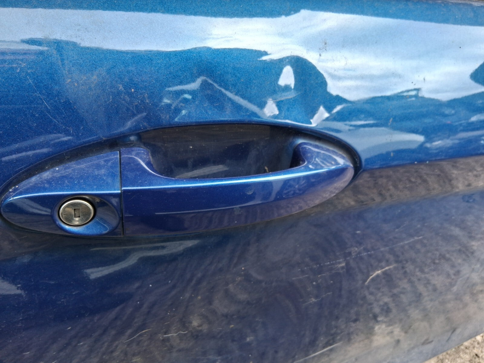 2010 FORD FIESTA MK7 OSF DRIVER SIDE FRONT RIGHT COMPLETE DOOR OCEAN BLUE