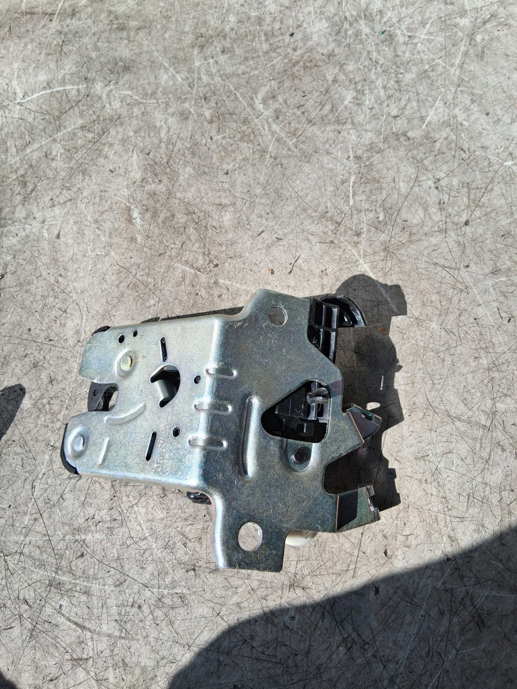 2021 SKODA SCALA BOOT TAILGATE LOCK 654827505