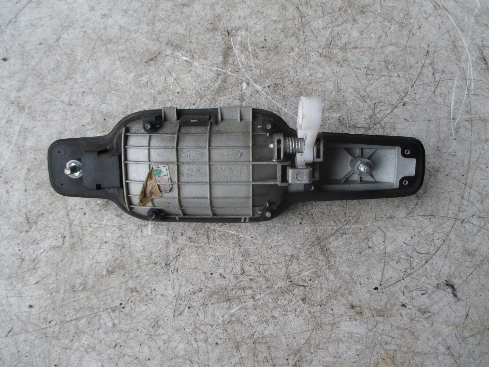 SSANGYONG KYRON 2009 2.0 DIESEL OSR DRIVER SIDE REAR EXTERIOR HANDLE 7345031000