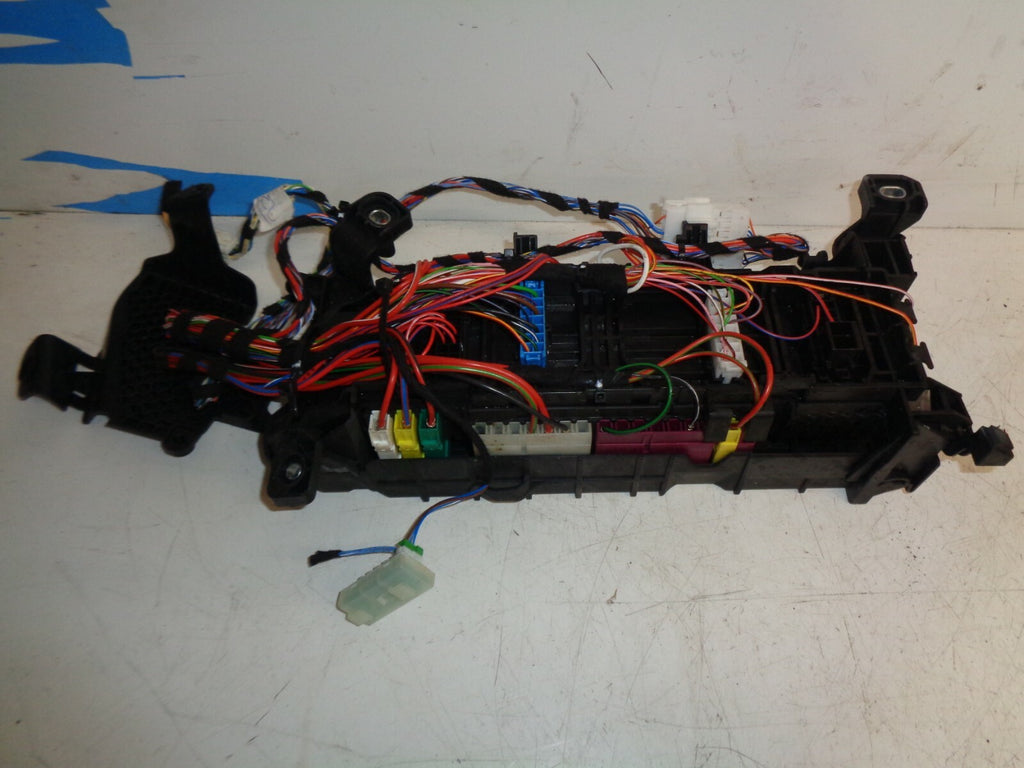 MERCEDES BENZ A CLASS A170 W168 2017 FUSE AND RELAY BOX A2465400140