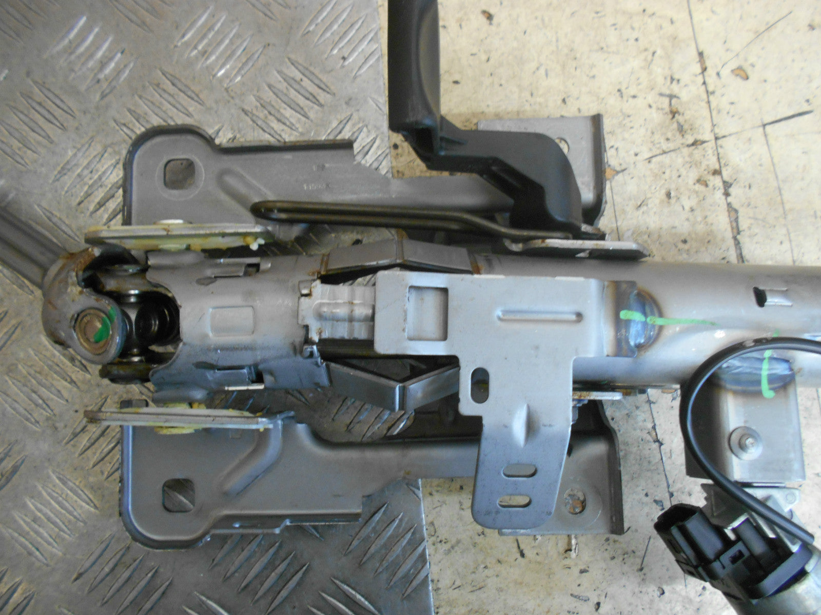 CITROEN C4 MK2 2012 ADJUSTABLE STEERING COLUMN & IGNITION BARREL