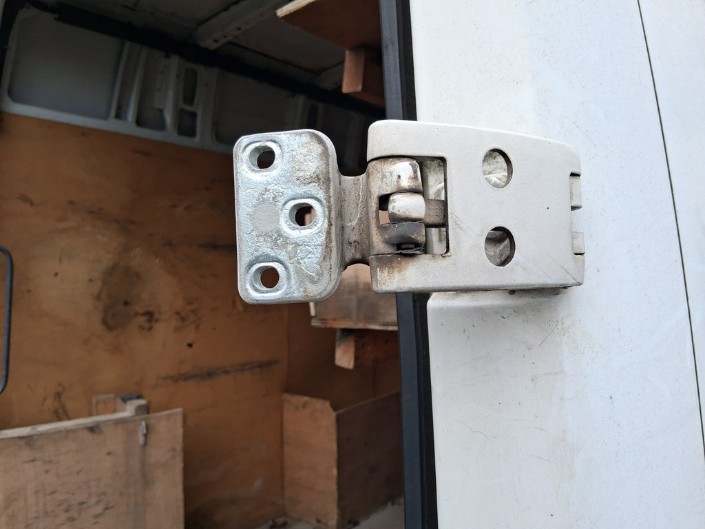 2016 MERCEDES SPRINTER MK2 W906 OSR DRIVER SIDE REAR RIGHT PAIR OF HINGES
