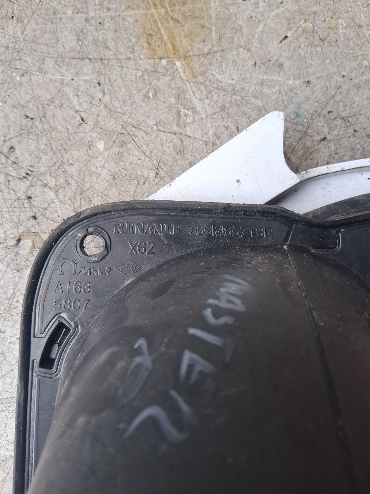 2020 RENAULT MASTER MK3 FUEL FLAP LID COVER 765M65718R