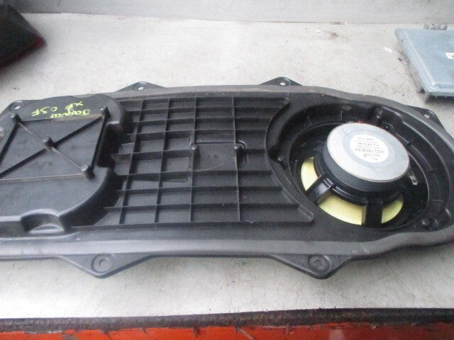 2009 JAGUAR XF OSR DRIVER SIDE REAR DOOR SPEAKER AND TRIM 8X23-18808-AB