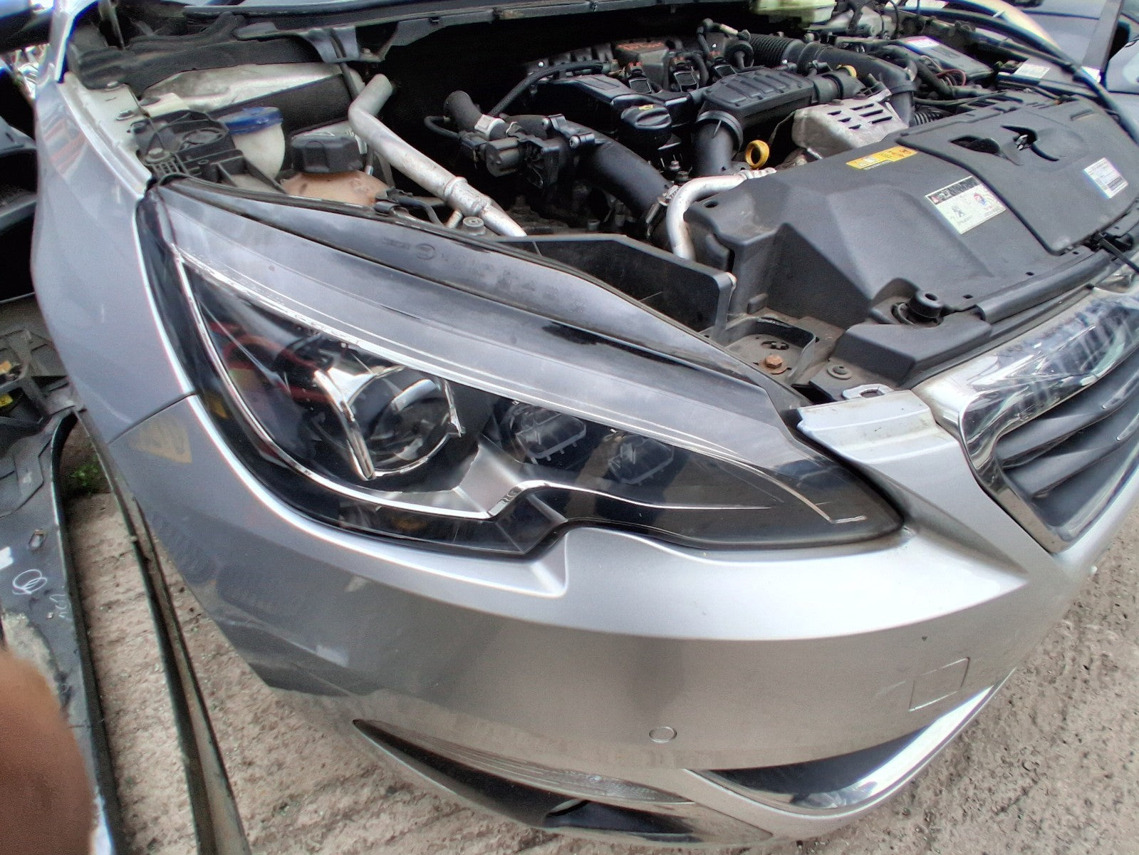 2014 PEUGEOT 308 MK2 OSF DRIVER SIDE FRONT HEADLIGHT HEADLAMP 9800546380