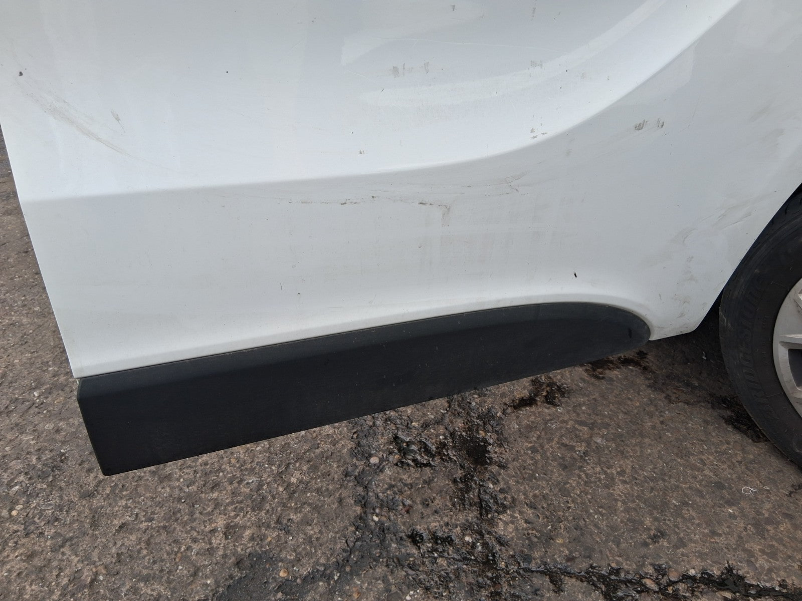 2024 RENAULT TRAFIC X82 MK3 OS DRIVER SIDE FRONT DOOR MOULDING TRIM