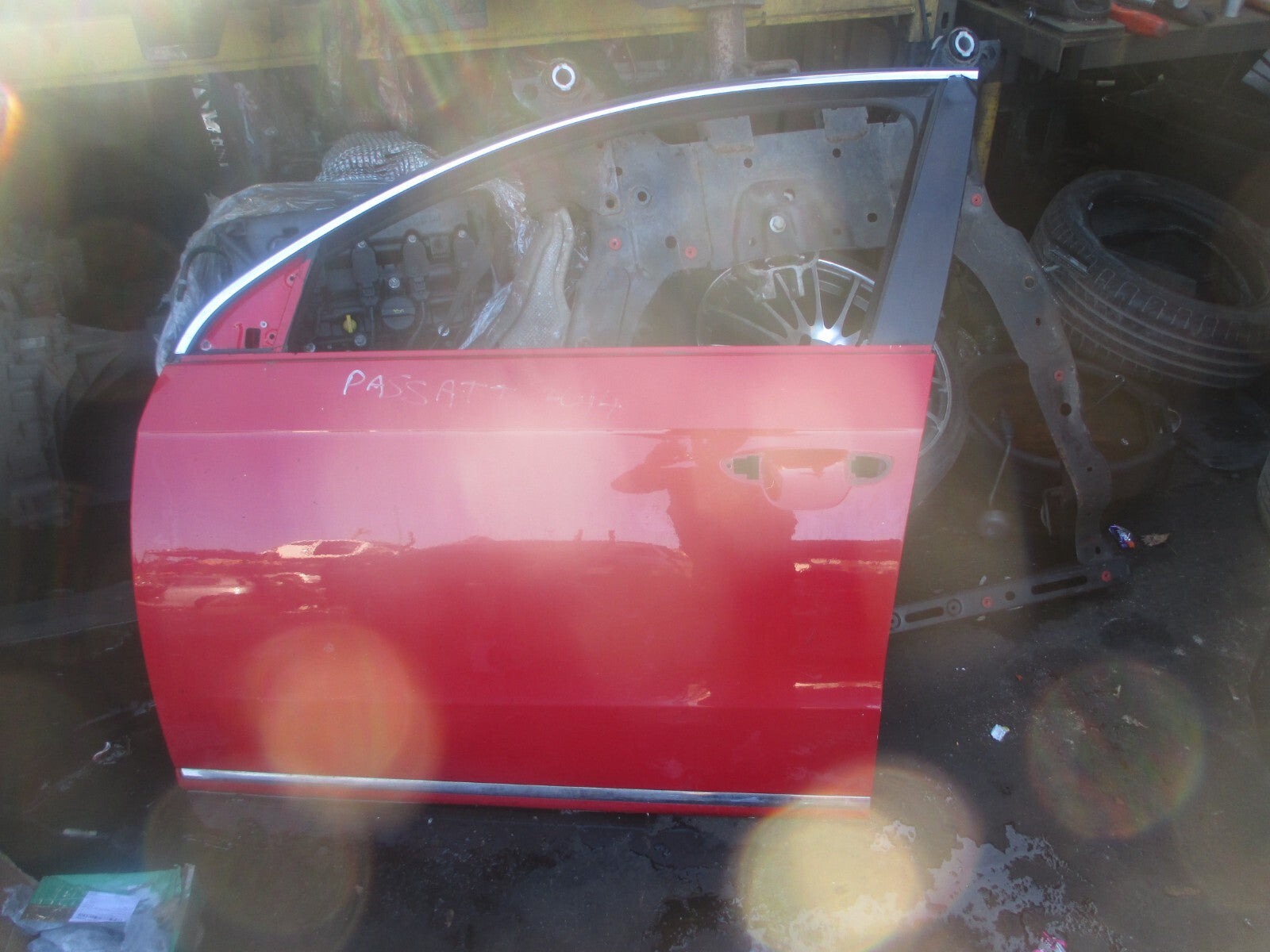 VW VOLKSWAGEN PASSAT B7 2014 NSF PASSENGER FRONT BARE DOOR TORNADO RED LY3B
