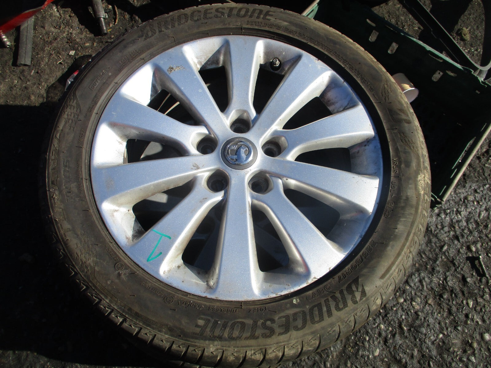VAUXHALL ZAFIRA C MK3 2017 17 INCH ALLOY WHEEL WITH TYRE 225/50R17 REF 1