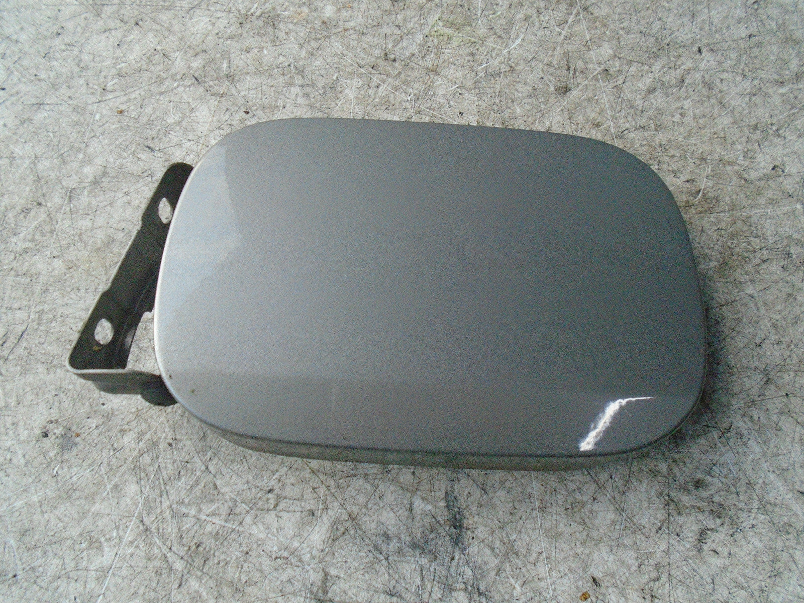 MERCEDES BENZ E CLASS W211 2004 FUEL FILLER FLAP