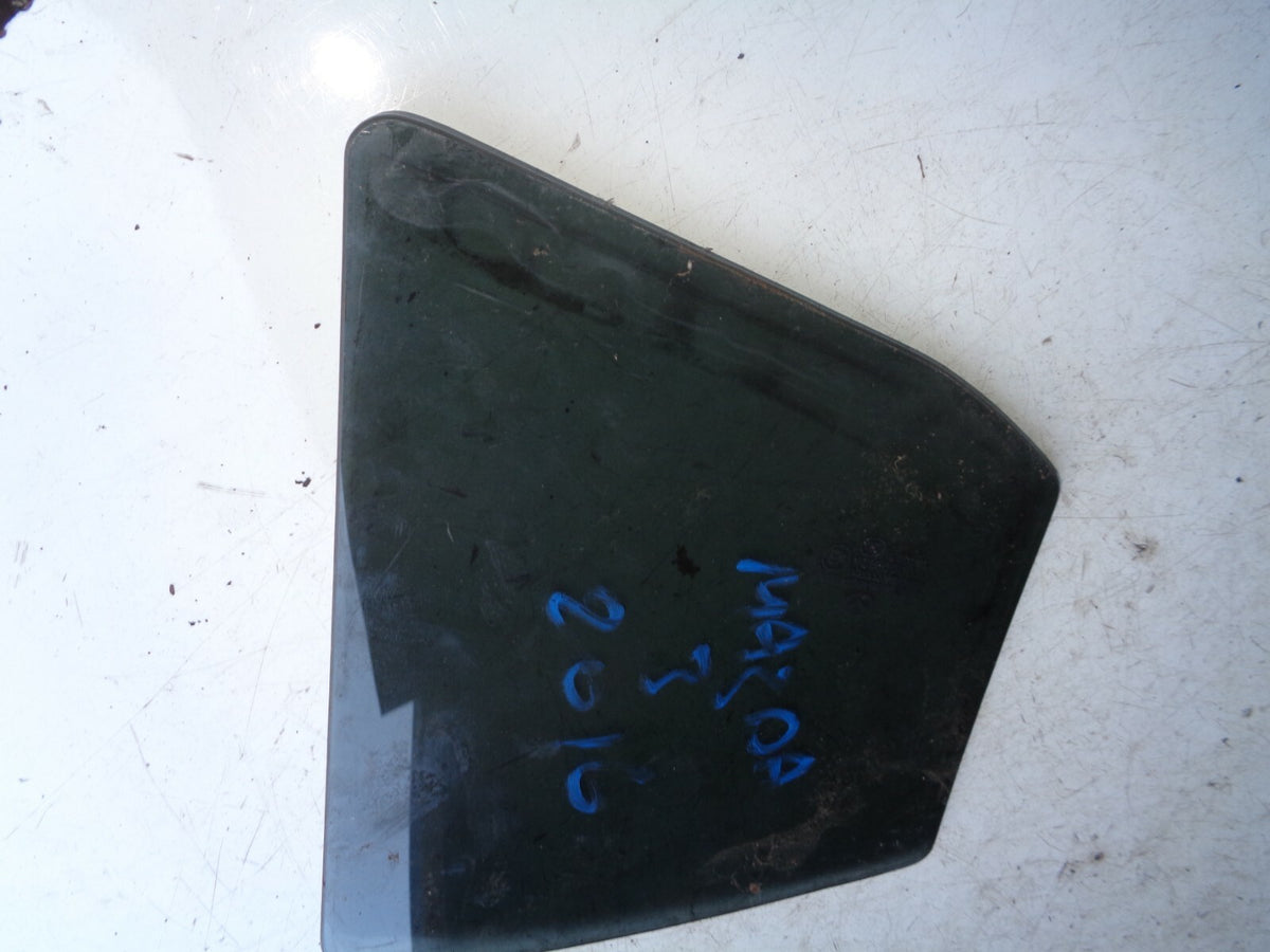 MAZDA 3 BM MK3 2016 NSR PASSENGER SIDE REAR DOOR 1/4 QUARTER GLASS