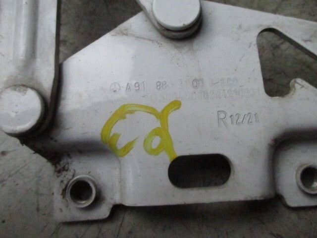 2021 MERCEDES SPRINTER BONNET HINGE A91088D3100