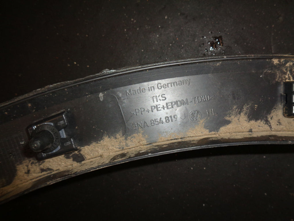 VW VOLKSWAGEN TIGUAN MK2 2019 PASSENGER REAR WHEEL ARCH TRIM 5NA854819J DAMAGED