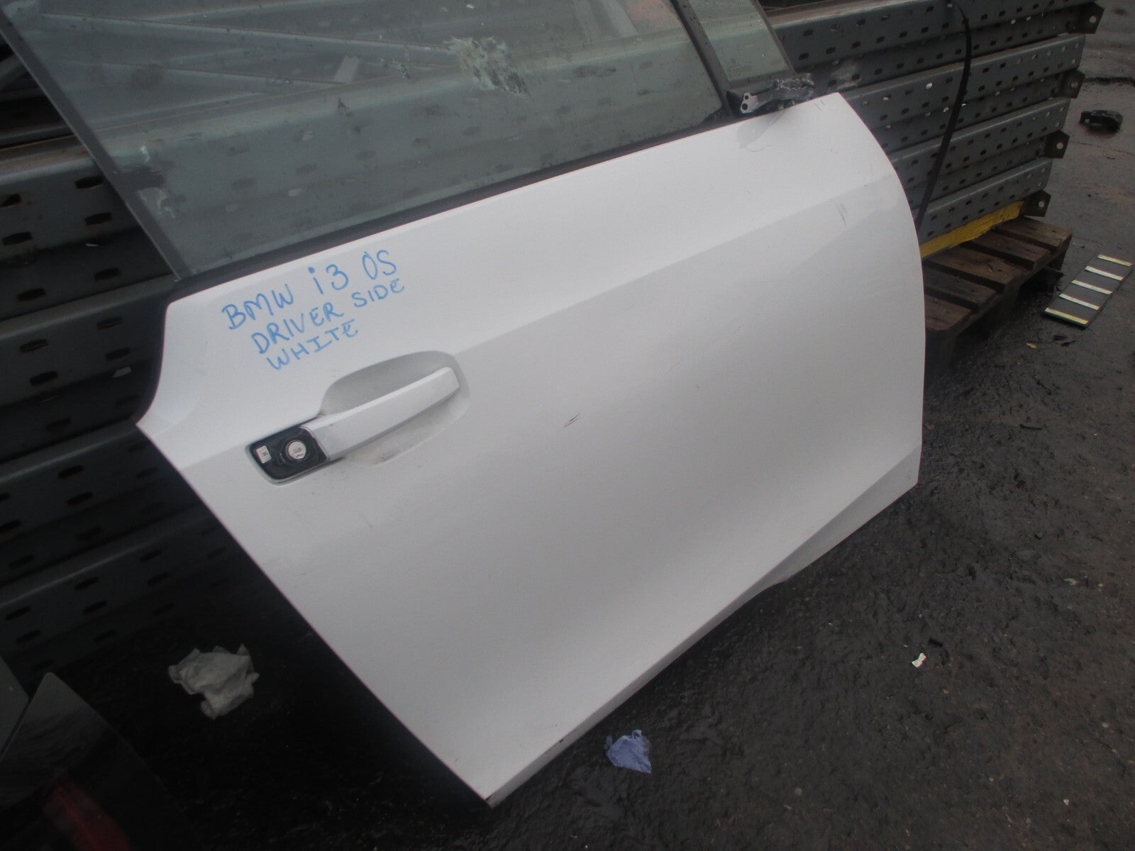 BMW I3 I01 2020 OSF DRIVER SIDE FRONT COMPLETE DOOR WHITE