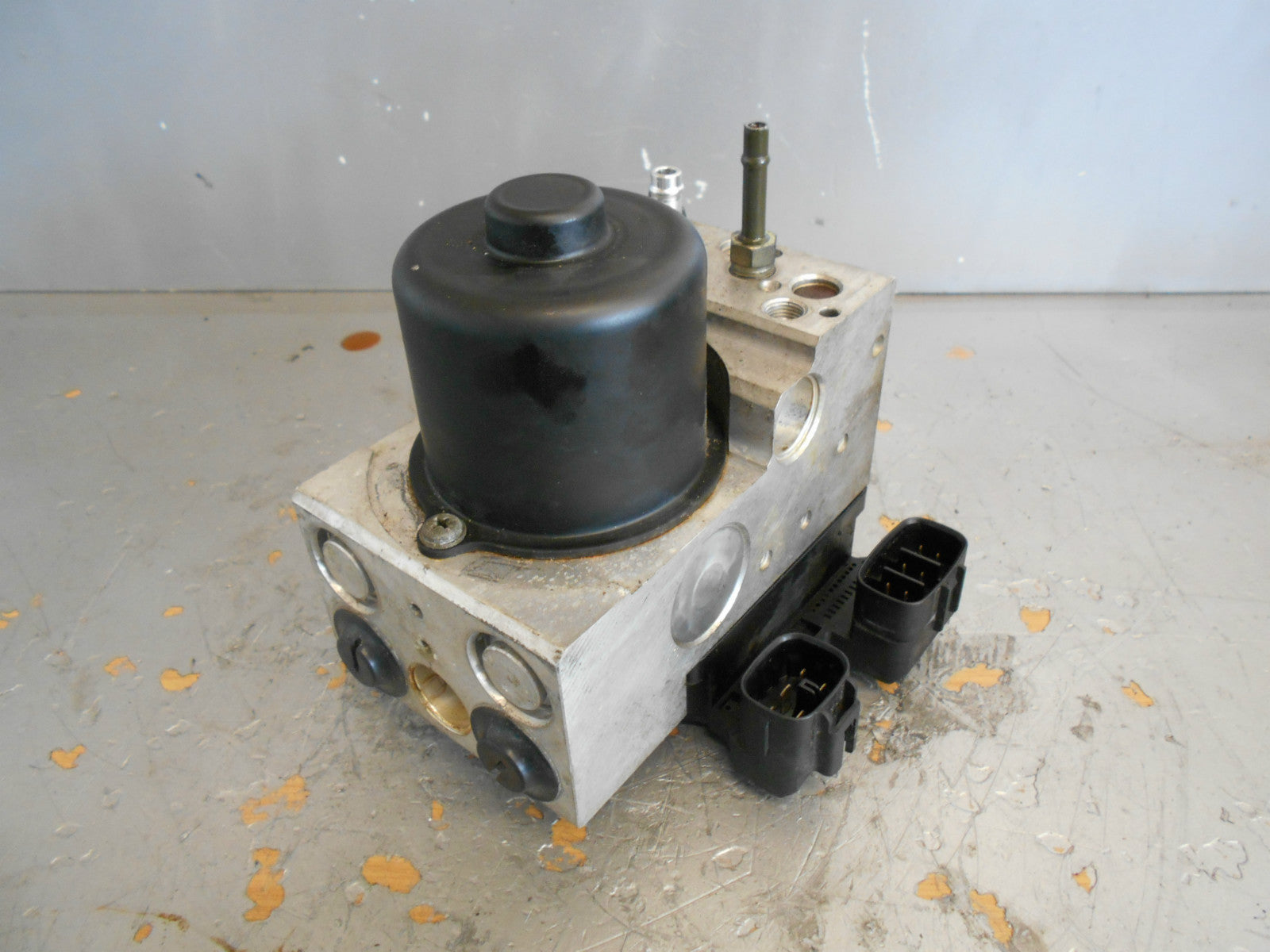 LEXUS IS 200 2001 ABS ESP PUMP & CONTROL MODULE 12038796 4454055010 133200504
