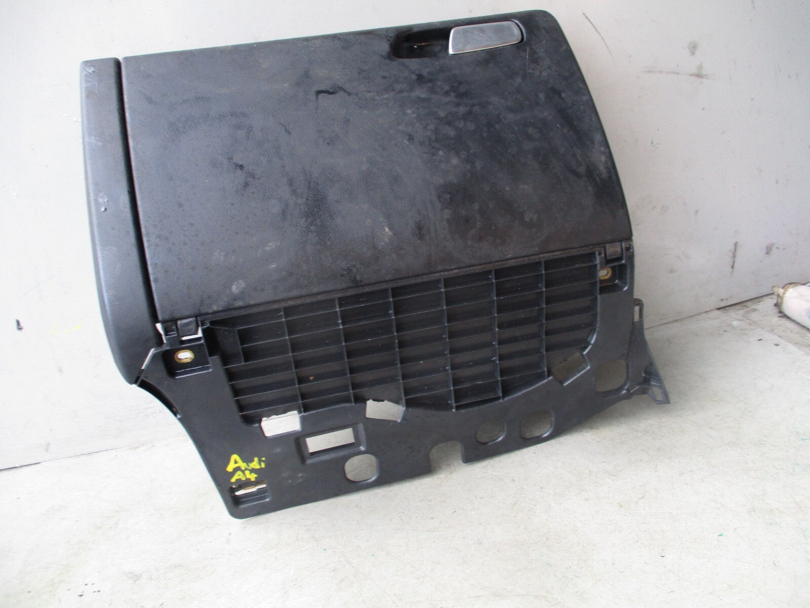 2008 AUDI A4 B8 PASSENGER SIDE STORAGE COMPARTMENT GLOVEBOX