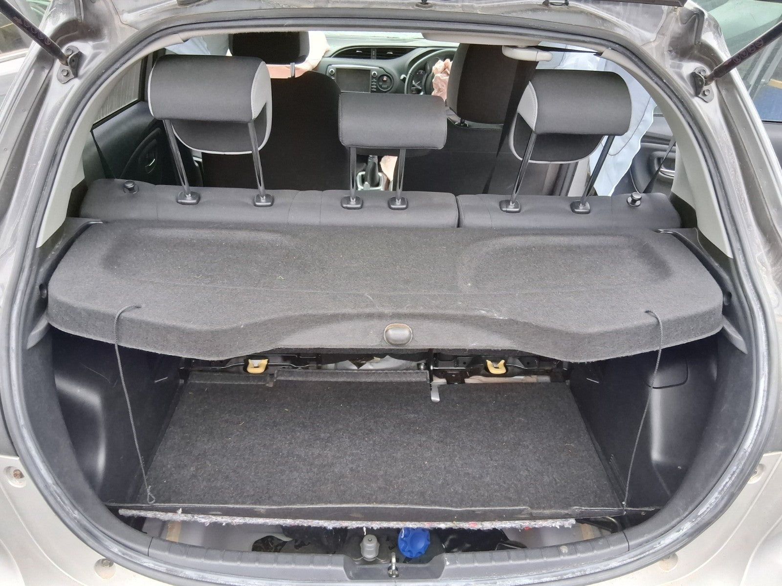 TOYOTA YARIS MK3 2019 REAR LOAD COVER PARCEL SHELF