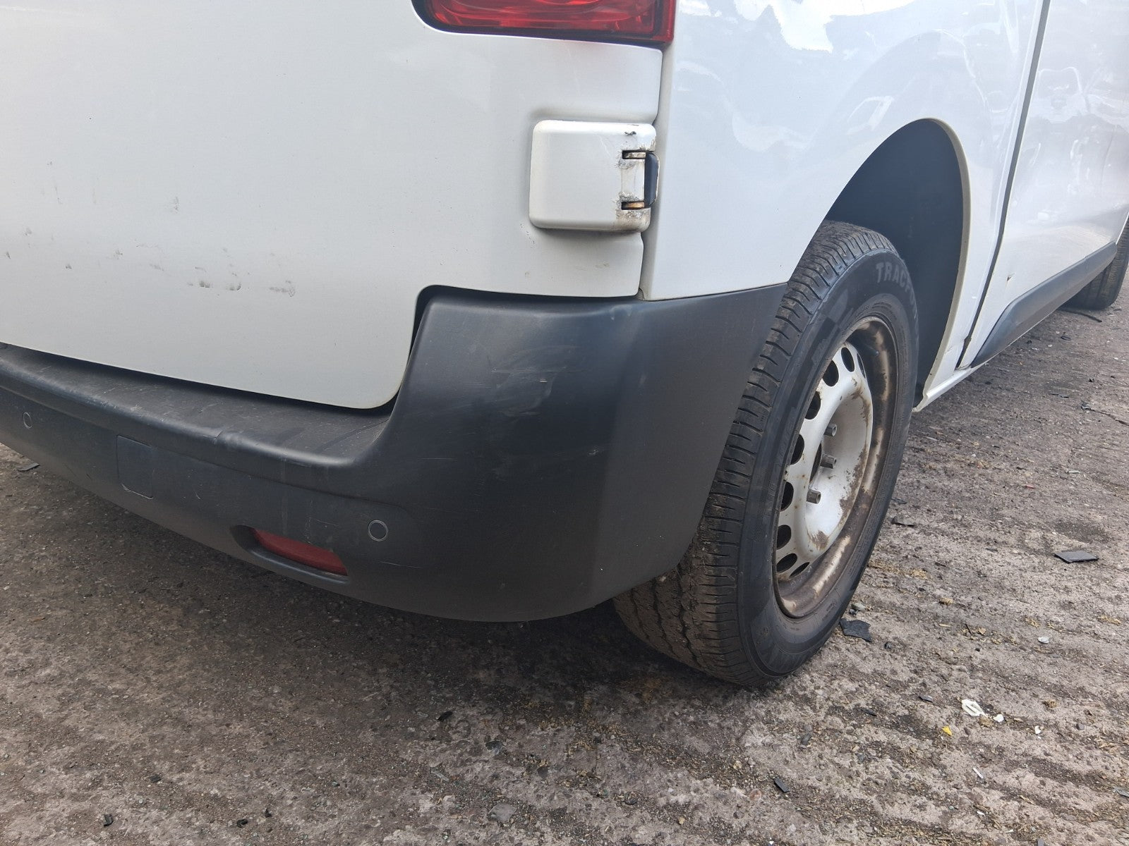 CITROEN DISPATCH VIVARO MK3 2019 REAR BUMPER REFLECTOR PDC SENSORS