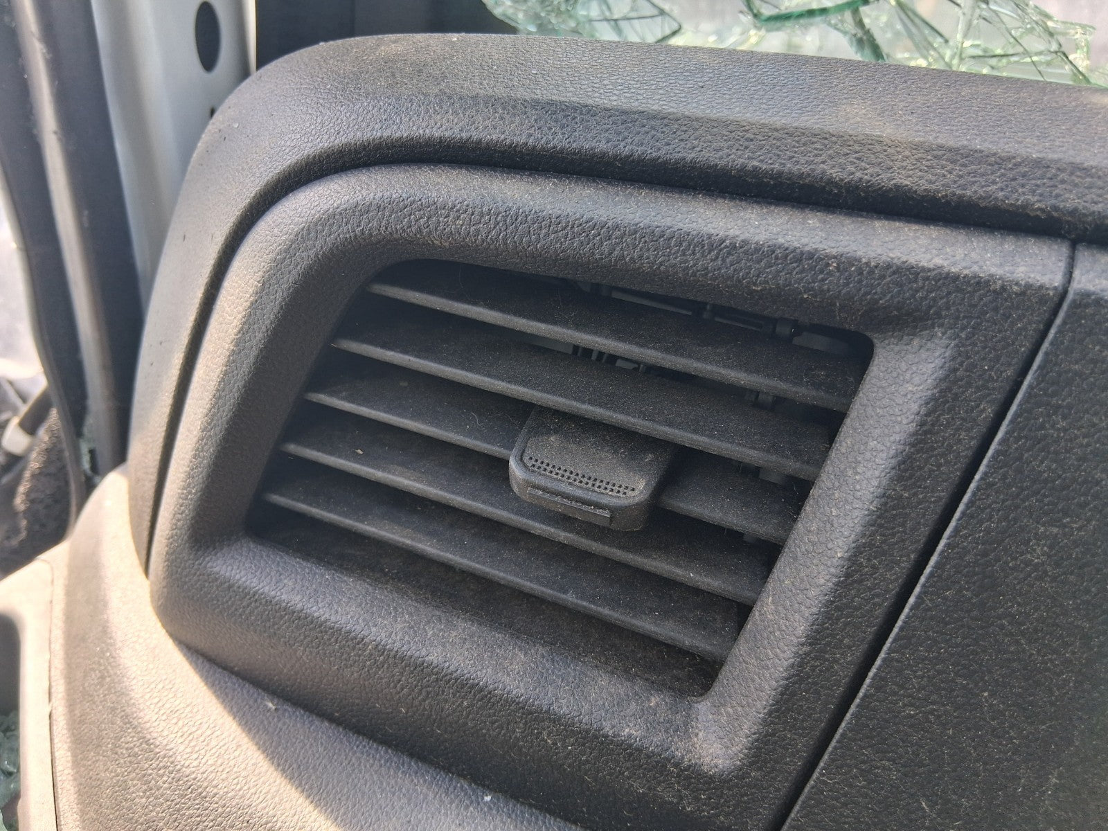 2025 RENAULT MASTER MK4 NSF PASSENGER SIDE FRONT INTERIOR AIR VENT