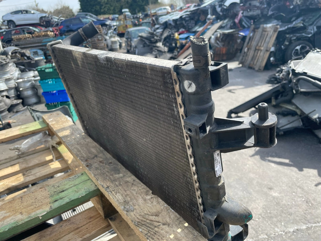 2004 VAUXHALL CORSA C TIGRA PETROL WATER COOLANT RADIATOR 24445161 R47