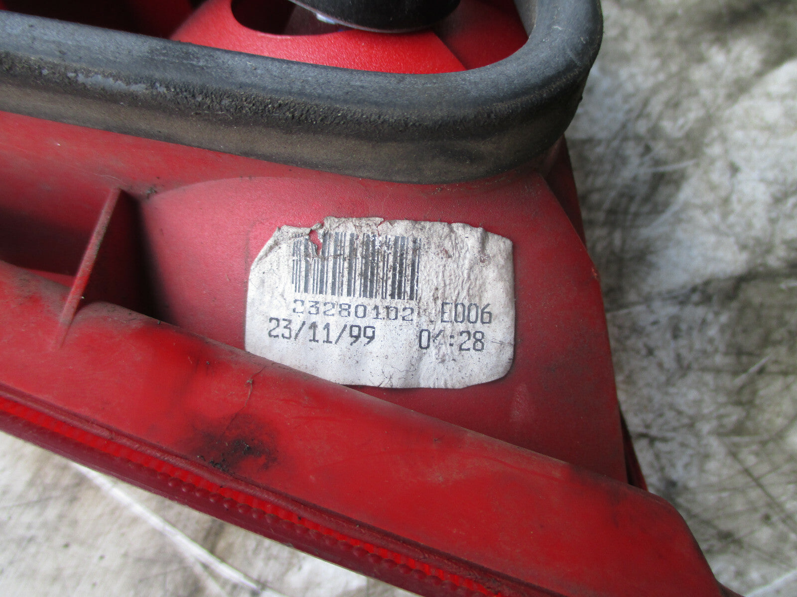 TOYOTA AVENSIS 1997 NSR PASSENGER SIDE REAR BRAKE TAIL LIGHT CLUSTER 23280102