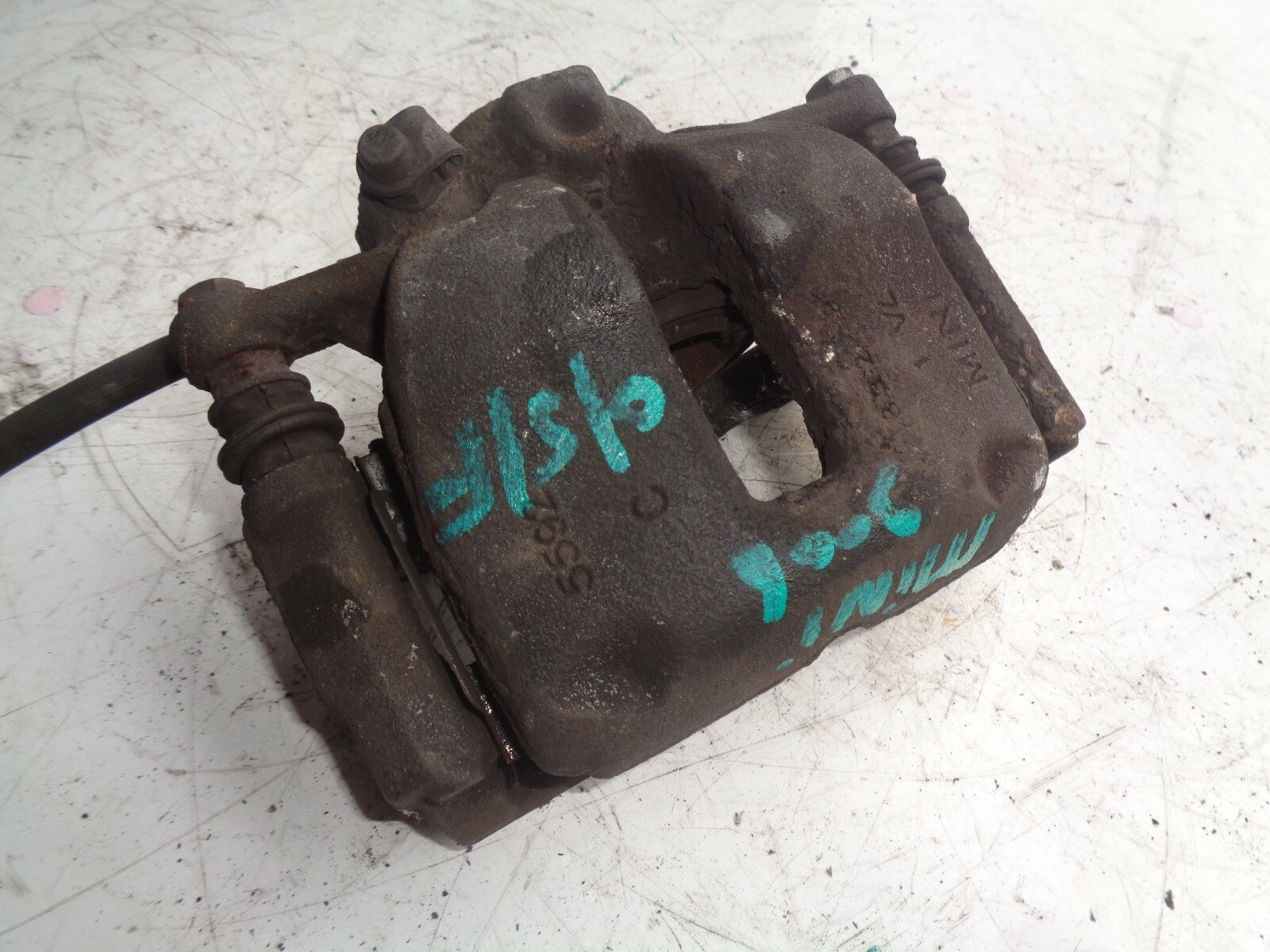 BMW MINI R52 2006 COOPER S 2006 1.6 OFF DRIVER SIDE FRONT BRAKE CALLIPER