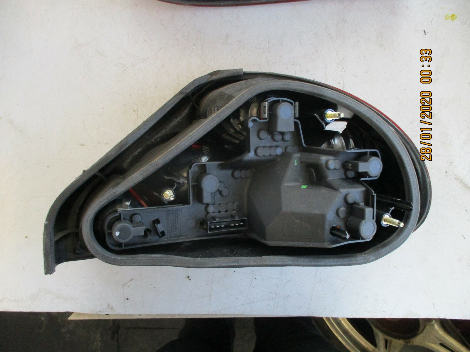 JAGUAR X TYPE 2004 NSR PASSENGER LEFT SIDE REAR TAIL LIGHT