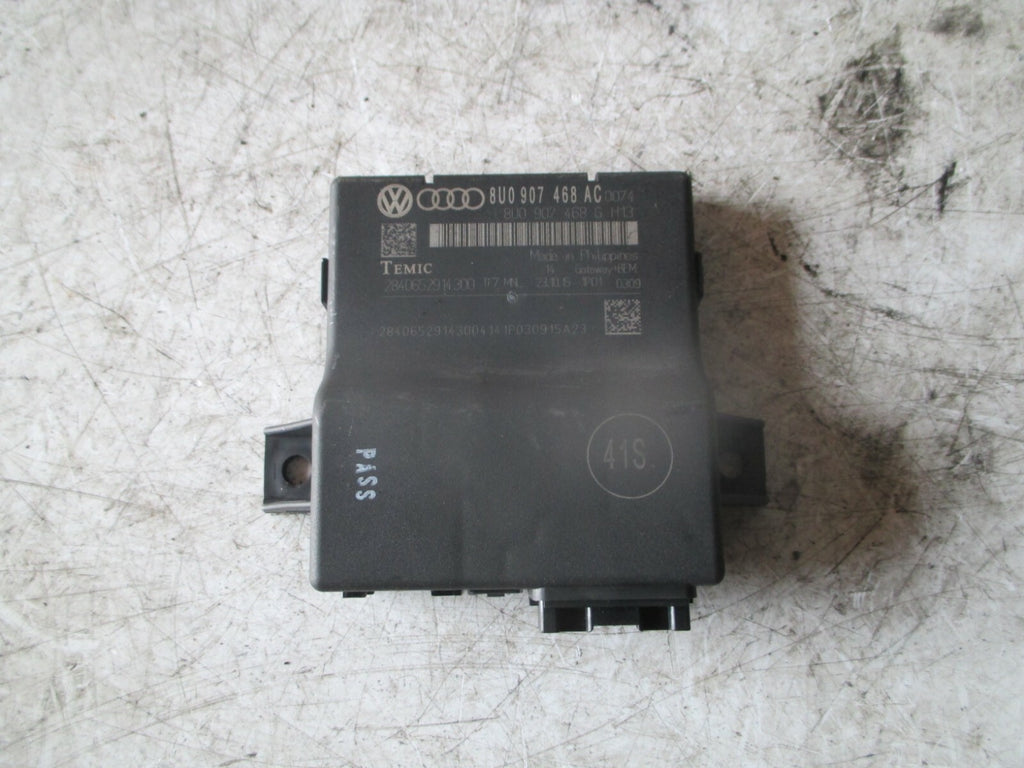 AUDI A1 2015 8X OS DRIVER SIDE CONTROL UNIT GATEWAY ECU 8U09070468