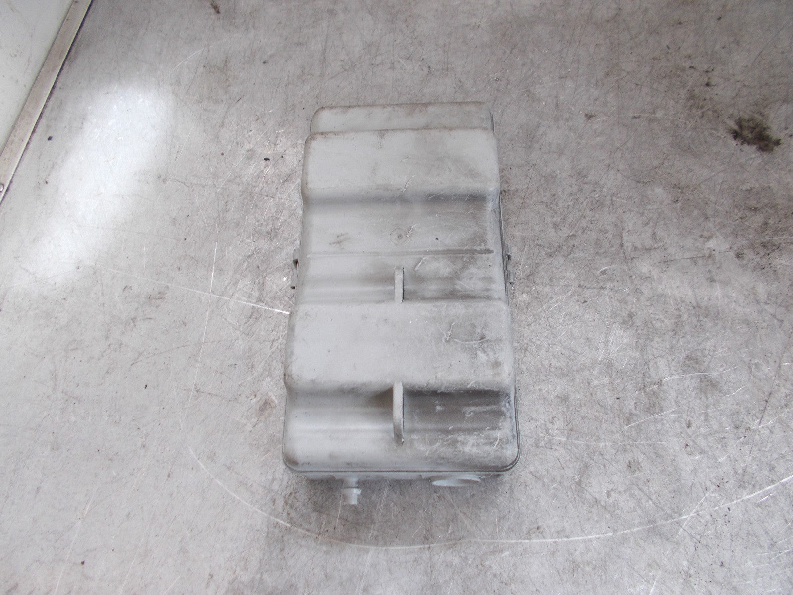 MERCEDES BENZ CL C215 W215 AIR VACUUM RESERVOIR TANK A2208050119