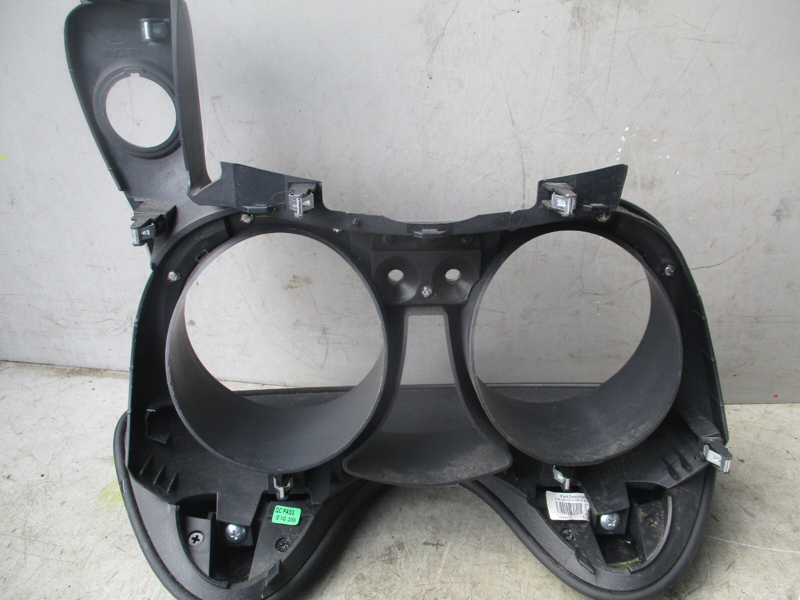 NISSAN JUKE F16 2016 INSTRUMENT CLUSTER SPEEDO METER SURROUND TRIM 682401KG2A