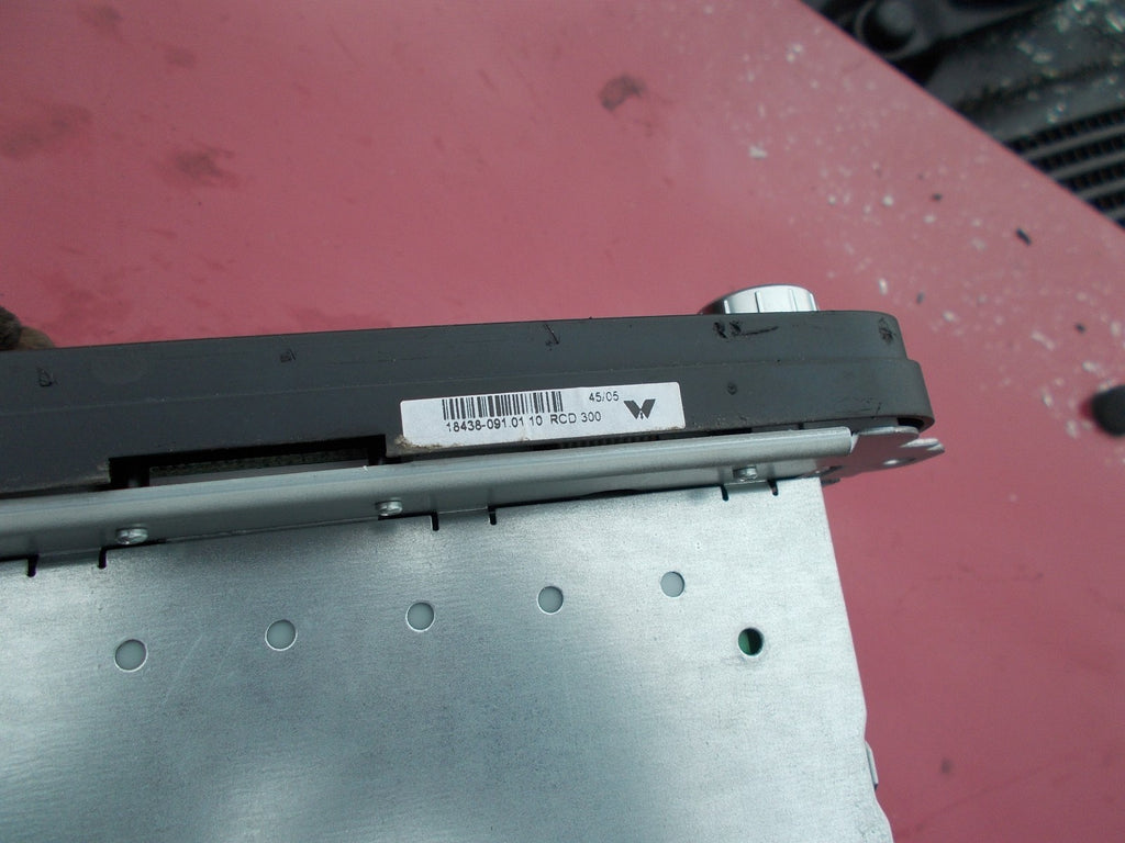 VOLKSWAGEN PASSAT B6 RADIO CD PLAYER 18438091