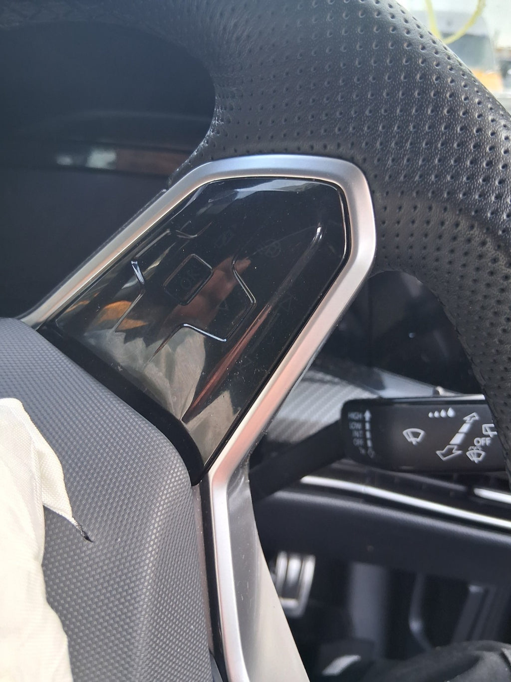 2024 VW VOLKSWAGEN GOLF MK8 R LINE MULTIFUNCTIONAL STEERING WHEEL