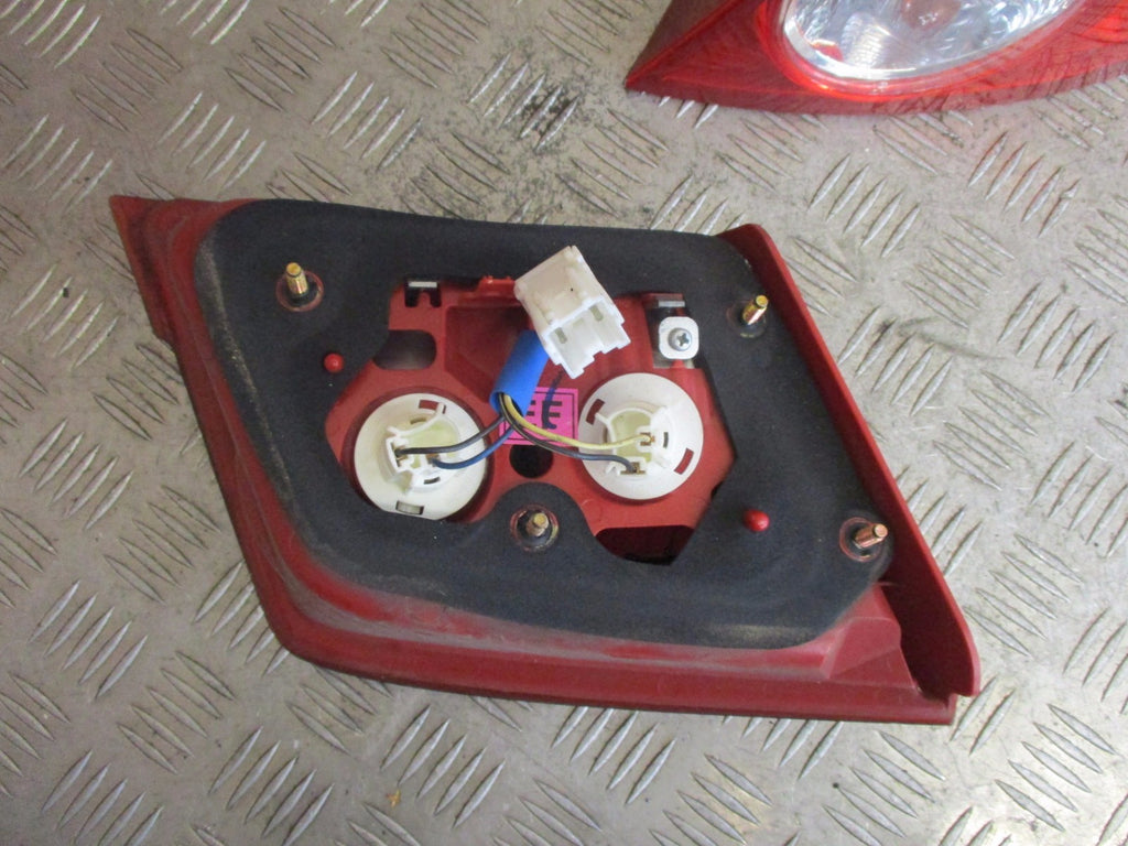 DAEWOO LACETTI 2005 OSR DRIVER SIDE INNER & OUTER REAR LIGHT CLUSTER BOOT LIGHT