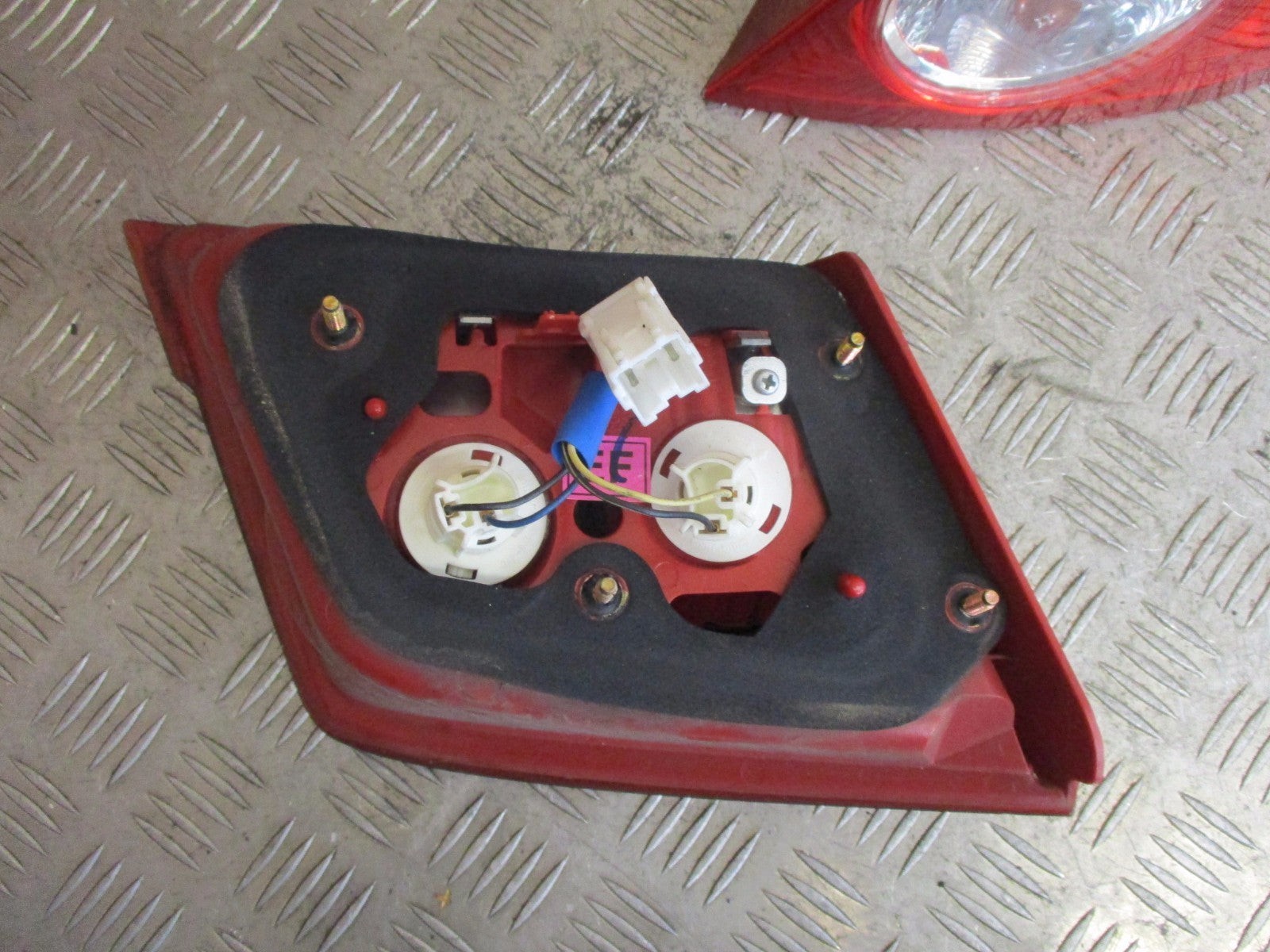 DAEWOO LACETTI 2005 OSR DRIVER SIDE INNER & OUTER REAR LIGHT CLUSTER BOOT LIGHT