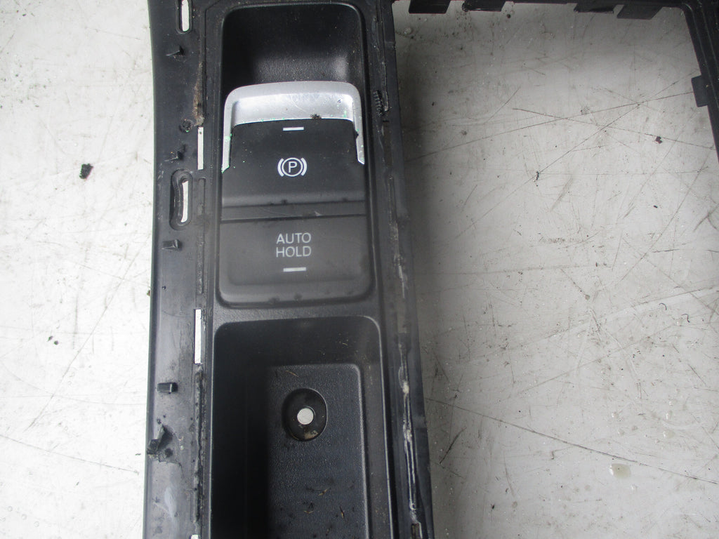 VW GOLF MK7 2018 CENTRE CONSOLE HANDBRAKE PARKING SWITCH & SURRONDING TRIM