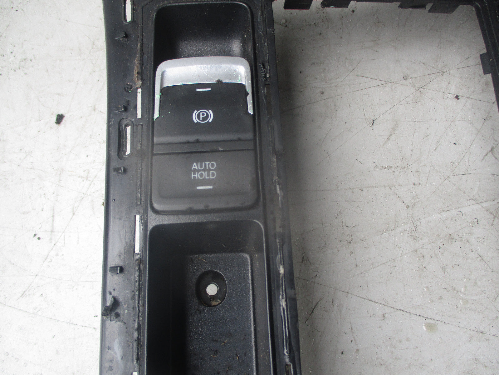 VW GOLF MK7 2018 CENTRE CONSOLE HANDBRAKE PARKING SWITCH & SURRONDING TRIM