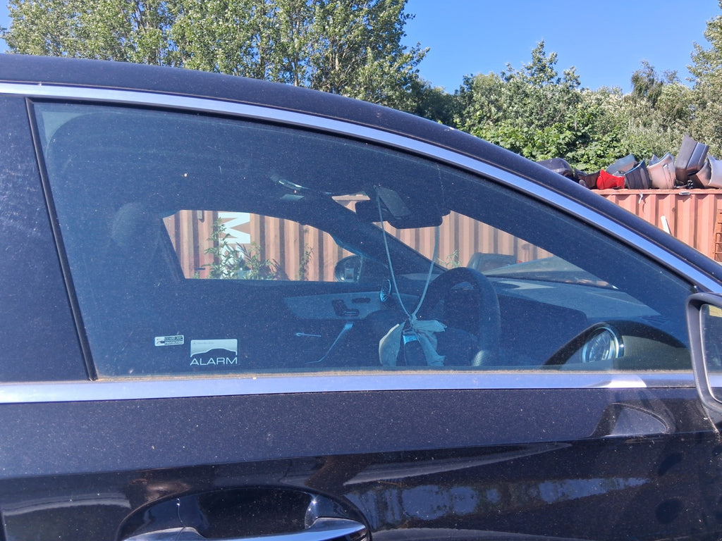 2023 MERCEDES BENZ A CLASS AMG W177 OSF DRIVER FRONT DOOR MAIN WINDOW GLASS