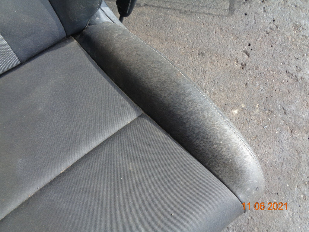 RENAULT MEGANE MK3 2014 NSF PASSENGER SIDE FRONT HALF LEATHER SEAT ASSEMBLY