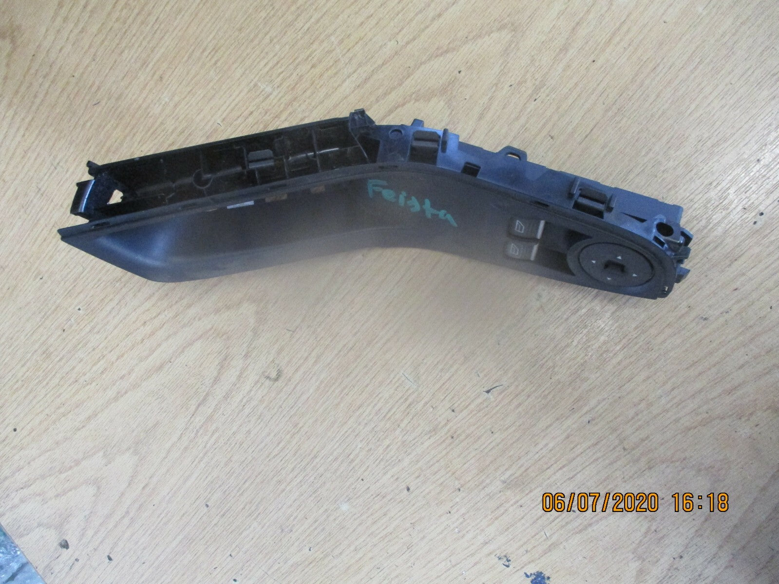 FORDS FIESTA 2016 3 DOOR DRIVER FRONT WINDOW SWITCH F1ET 14A132 EC