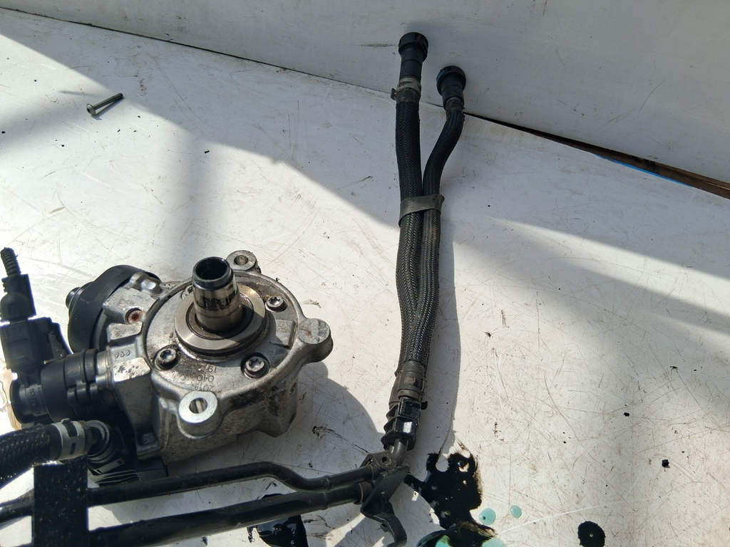 2018 BMW X1 F48 2.0 DIESEL HIGH PRESSURE FUEL PUMP 8579230